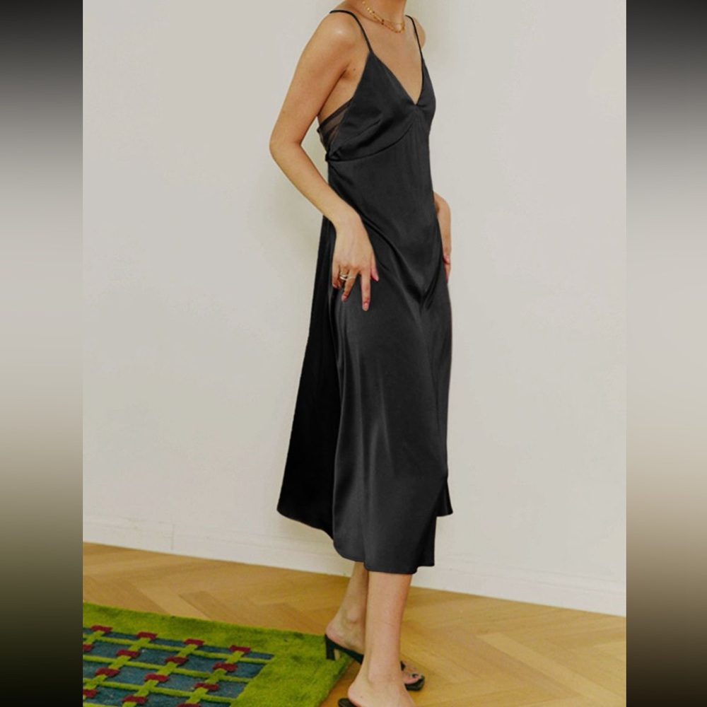 Open back satin long dress|commense